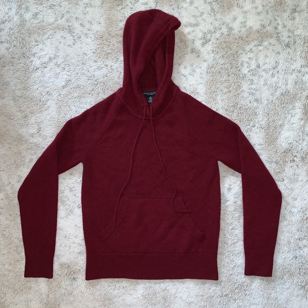 BANANA REPUBLIC// Burgundy Hoodie